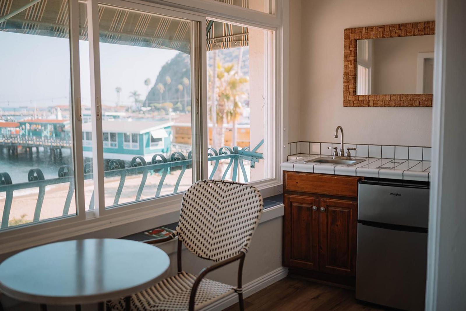 The Edgewater Avalon Exterior foto